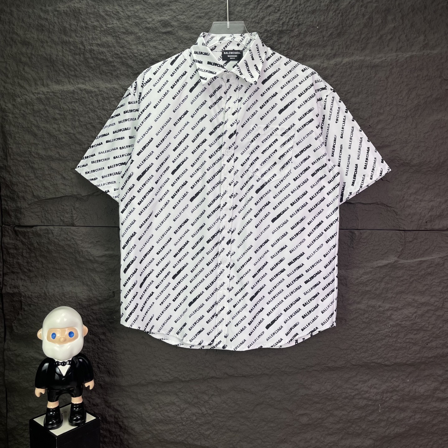 バレンシアガ スーパーコピー 優良サイト 総ロゴ半袖シャツ|軽やか×上質感の2026人気デザイン|スーパーコピーn級優良店 1 バレンシアガ スーパーコピー 優良サイト 総ロゴ半袖シャツ|軽やか×上質感の2026人気デザイン|スーパーコピー服