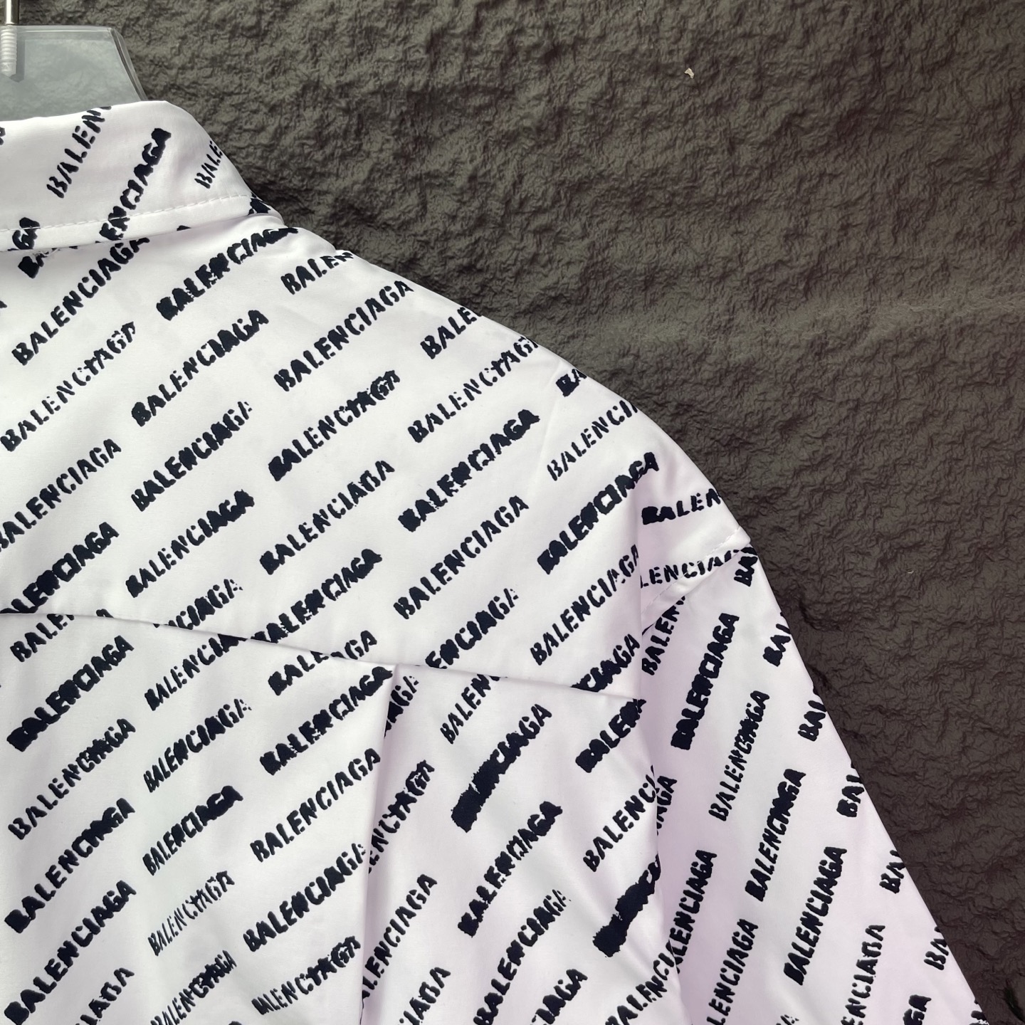 バレンシアガ スーパーコピー 優良サイト 総ロゴ半袖シャツ|軽やか×上質感の2026人気デザイン|スーパーコピーn級優良店 7 バレンシアガ スーパーコピー 優良サイト 総ロゴ半袖シャツ|軽やか×上質感の2026人気デザイン|スーパーコピー服