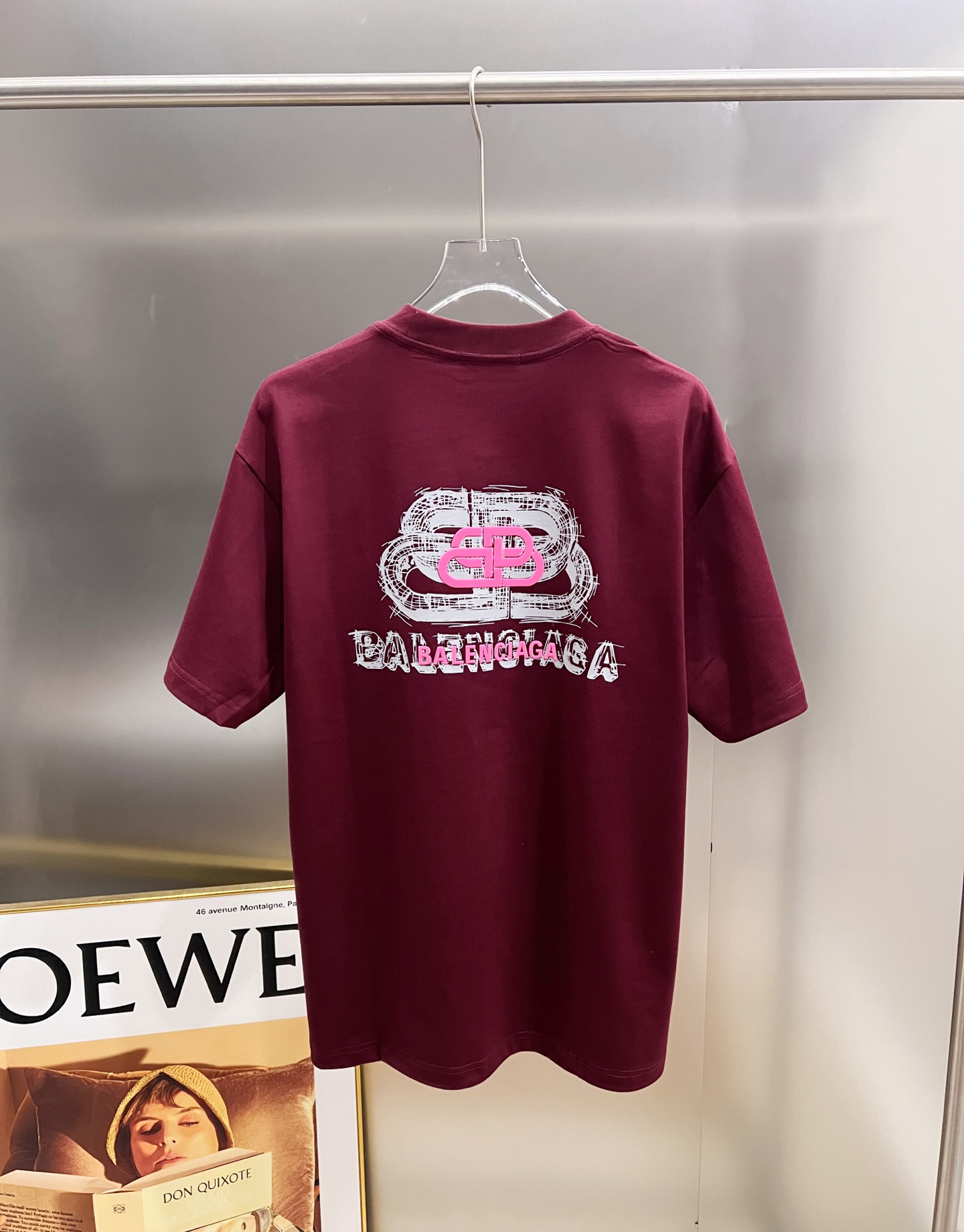 バレンシアガ n級コピー ワインレッドBBバックロゴTシャツ|深みカラー×モード感の個性派モデル|スーパーコピーn級優良店 1 バレンシアガ n級コピー ワインレッドBBバックロゴTシャツ|深みカラー×モード感の個性派モデル|スーパーコピー服