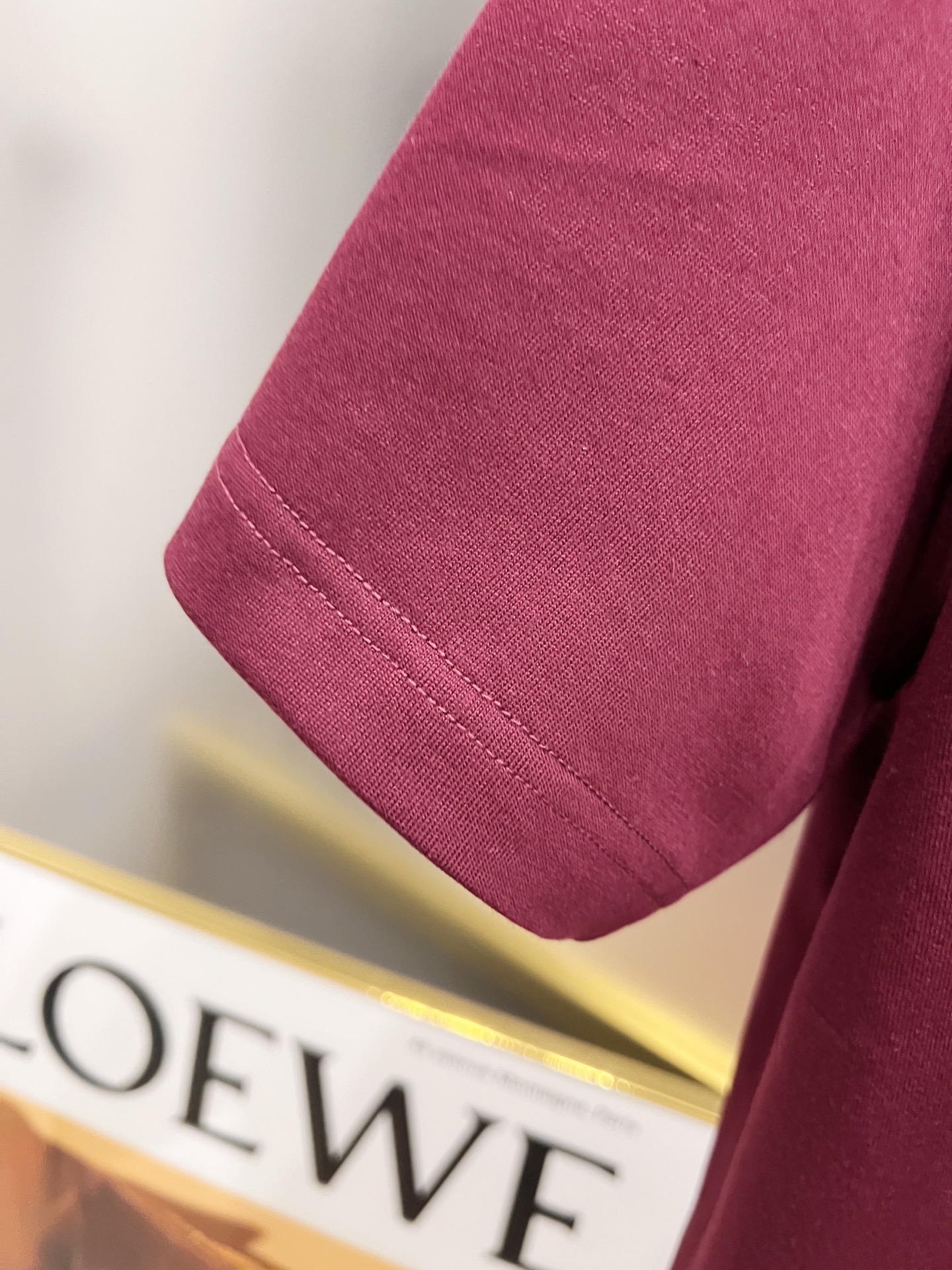 バレンシアガ n級コピー ワインレッドBBバックロゴTシャツ|深みカラー×モード感の個性派モデル|スーパーコピーn級優良店 6 バレンシアガ n級コピー ワインレッドBBバックロゴTシャツ|深みカラー×モード感の個性派モデル|スーパーコピー服