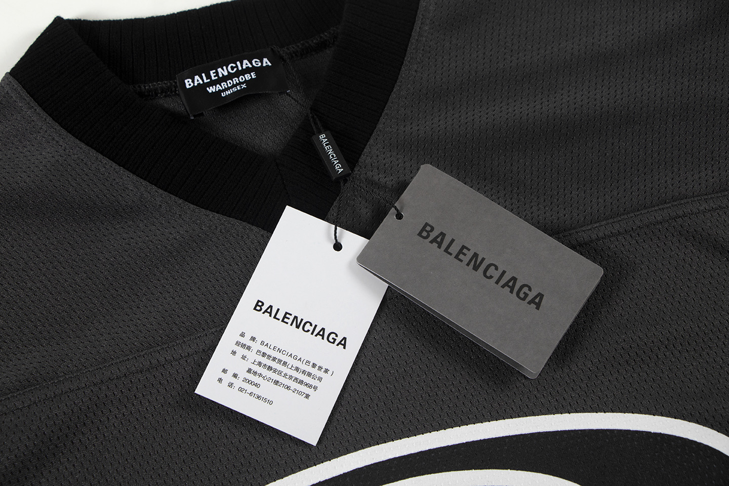 バレンシアガ n級コピー 背番号25スポーツTシャツ｜スタイリッシュ×スポーティの新定番｜スーパーコピー服